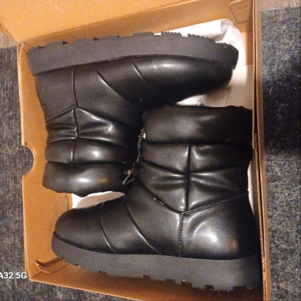 Booths size 7